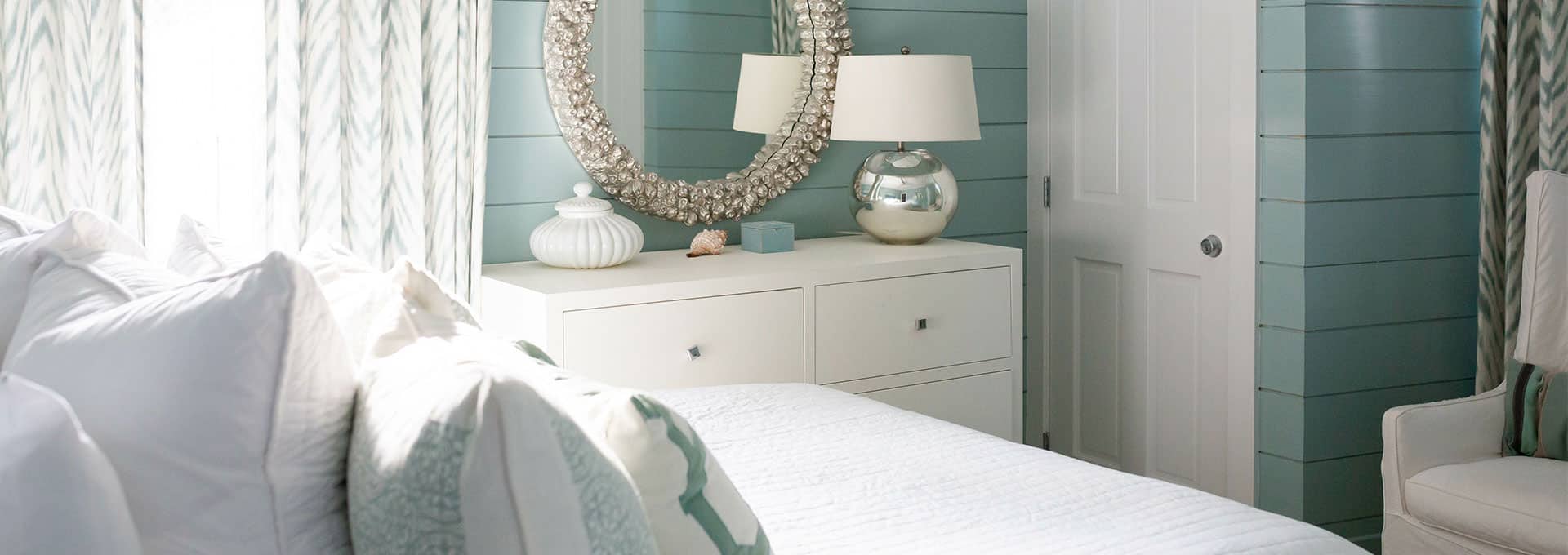 How to Make a Dark Room Brighter (7 creative tips) splat